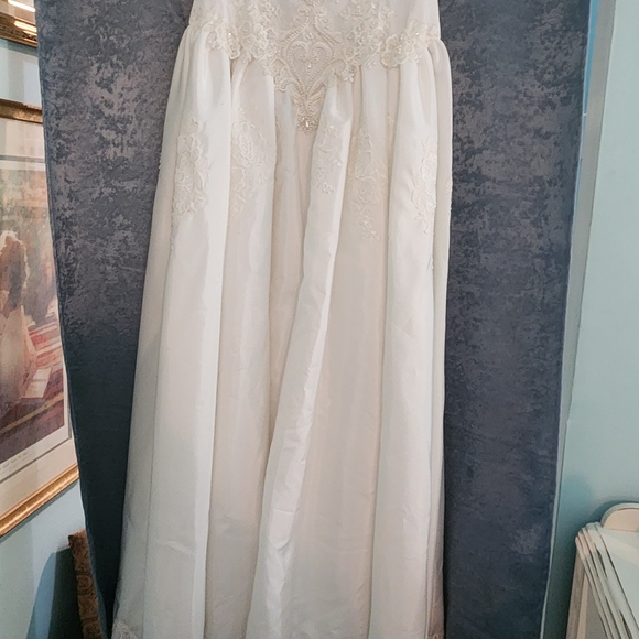 '94 debutante dress 😂 - Picture 3 of 6